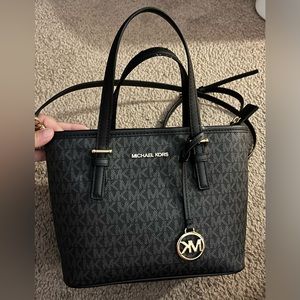 Michael kors carry all tote
